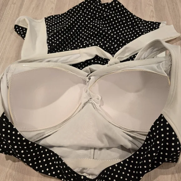 Sheridyn Swim Women's Marilyn Boyleg One Piece Swimsuit US Size 12 Black/White. - Picture 5 of 12